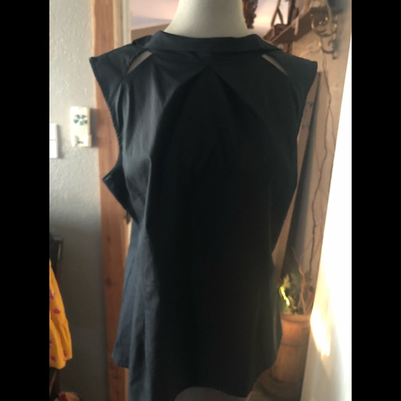 Plus size Top - Picture 6 of 8